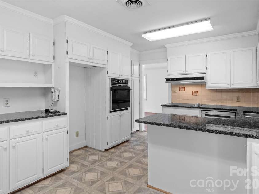 3116 Burkeshore Road, Winston Salem, NC 27106.  MLS# CAR4350889, YatesRealty ID 7338. 