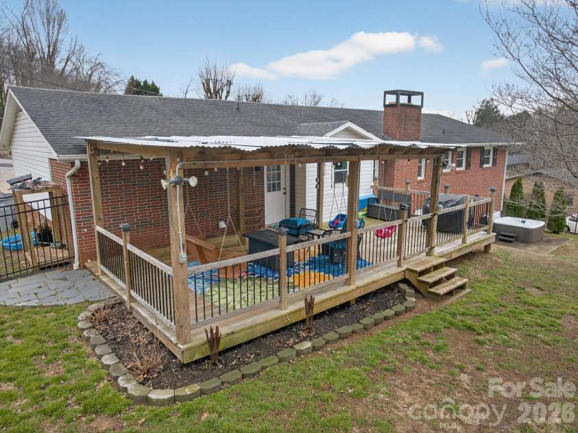 1037 Prestwood Drive, Lenoir, NC 28645.  MLS# CAR4351995, YatesRealty ID 7339. 