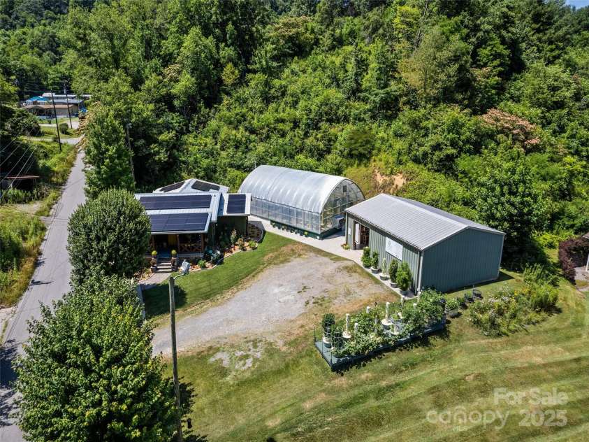 66 Bradley Street, Waynesville, NC 28786.  MLS# CAR4232030, YatesRealty ID 7339. 