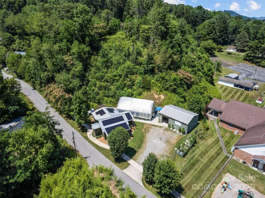 66 Bradley Street, Waynesville, NC 28786.  MLS# CAR4232030, YatesRealty ID 7339. 
