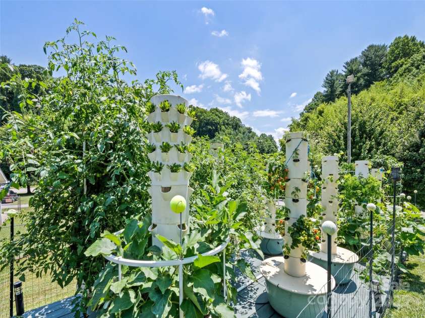 66 Bradley Street, Waynesville, NC 28786.  MLS# CAR4232030, YatesRealty ID 7339. 
