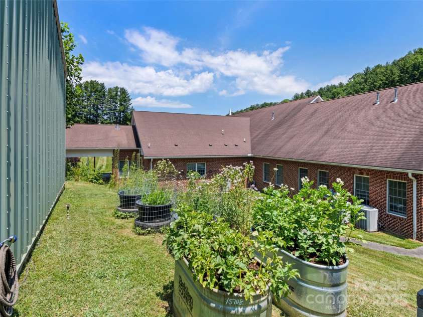 66 Bradley Street, Waynesville, NC 28786.  MLS# CAR4232030, YatesRealty ID 7339. 