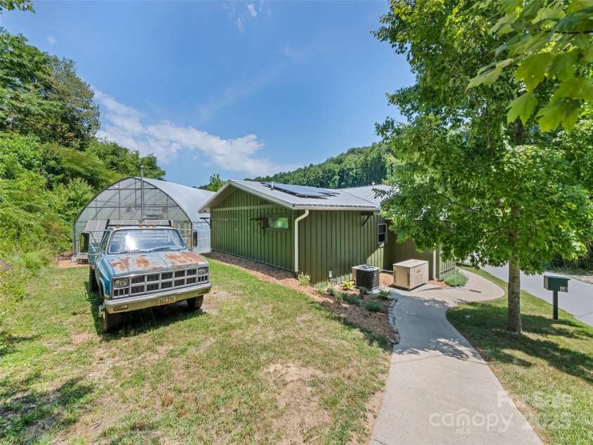66 Bradley Street, Waynesville, NC 28786.  MLS# CAR4232030, YatesRealty ID 7339. 