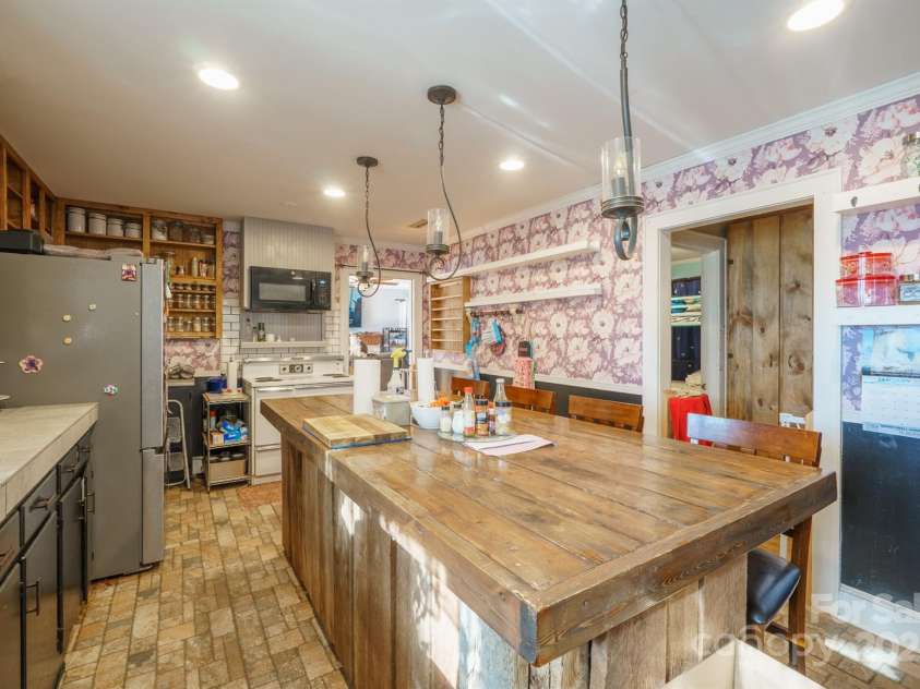 2808 Water Plant Road, Maiden, NC 28650.  MLS# CAR4215118, YatesRealty ID 7340. 