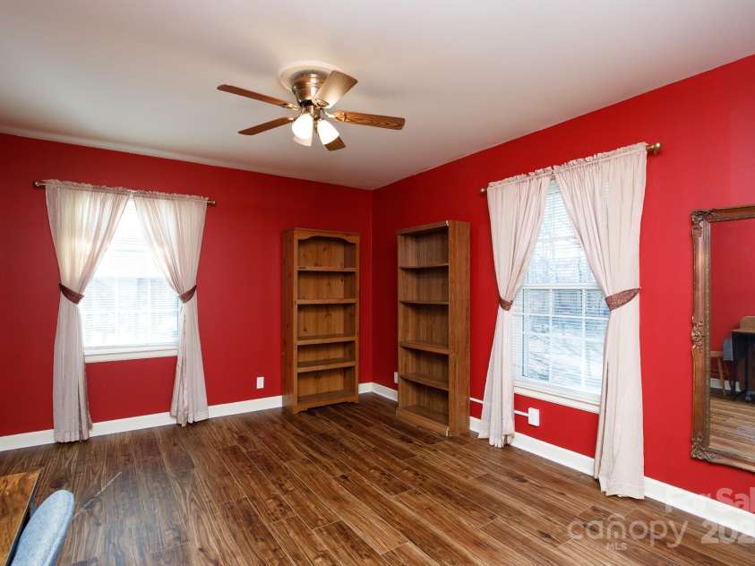 118 Sunset Drive, Chester, SC 29706.  MLS# CAR4226617, YatesRealty ID 7341. 