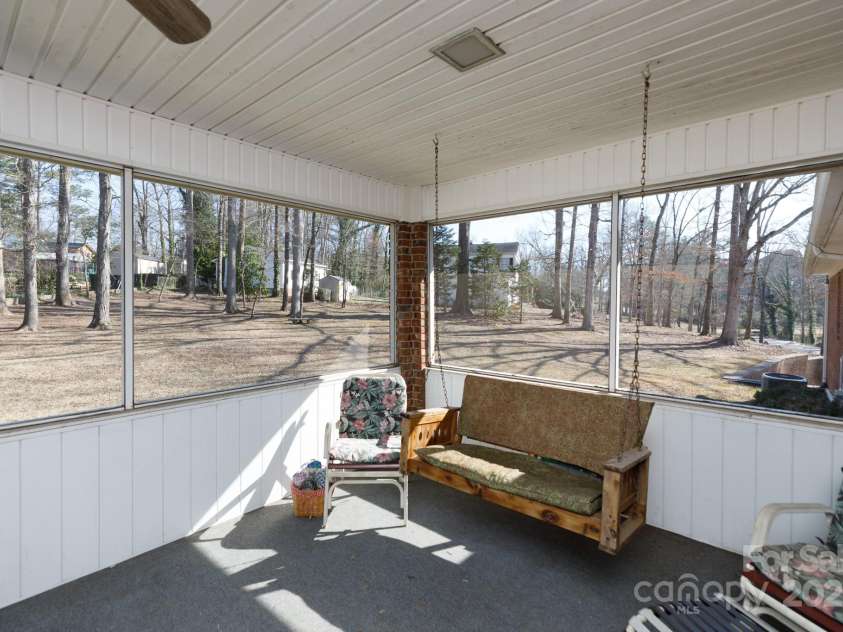 118 Sunset Drive, Chester, SC 29706.  MLS# CAR4226617, YatesRealty ID 7341. 