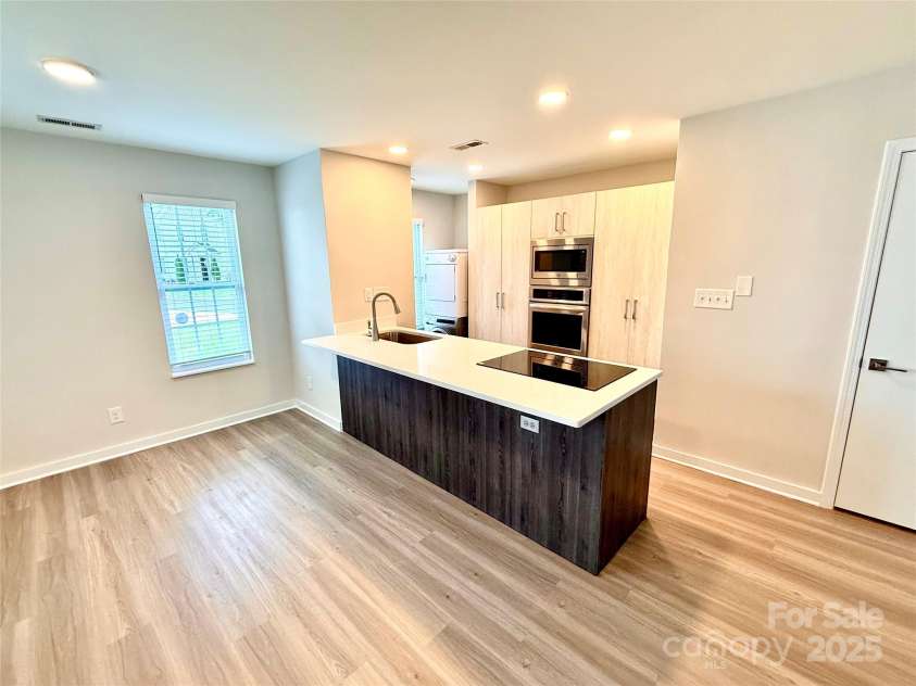 1519 Briar Creek Road, Charlotte, NC 28205.  MLS# CAR4265364, YatesRealty ID 7341. 
