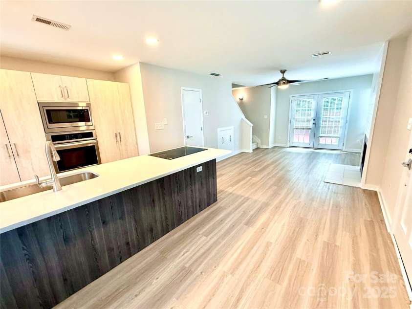 1519 Briar Creek Road, Charlotte, NC 28205.  MLS# CAR4265364, YatesRealty ID 7341. 