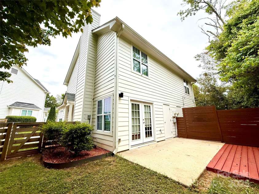 1519 Briar Creek Road, Charlotte, NC 28205.  MLS# CAR4265364, YatesRealty ID 7341. 