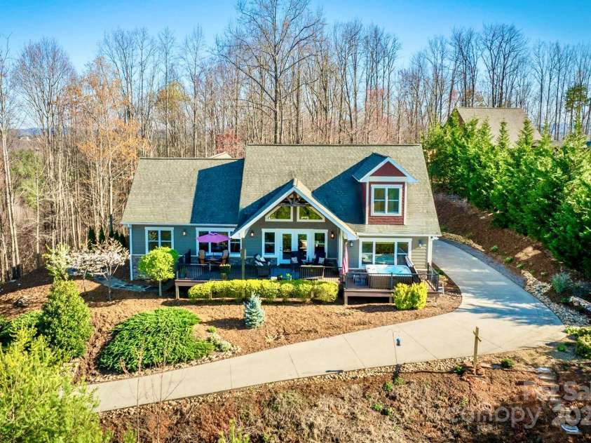 1518 Johns Ridge Parkway, Lenoir, NC 28645.  MLS# CAR4220915, YatesRealty ID 7342. 