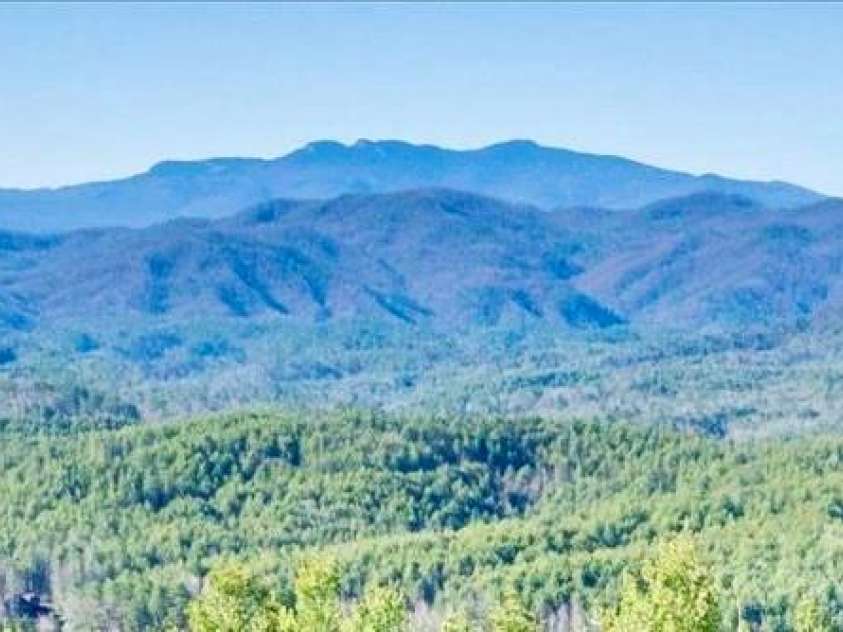 1518 Johns Ridge Parkway, Lenoir, NC 28645.  MLS# CAR4220915, YatesRealty ID 7342. 