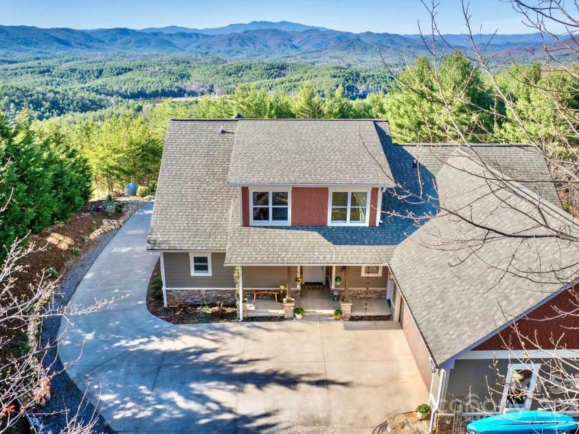 1518 Johns Ridge Parkway, Lenoir, NC 28645.  MLS# CAR4220915, YatesRealty ID 7342. 