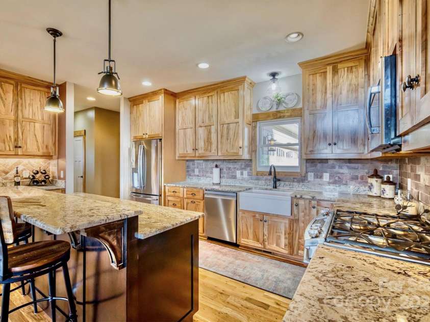 1518 Johns Ridge Parkway, Lenoir, NC 28645.  MLS# CAR4220915, YatesRealty ID 7342. 