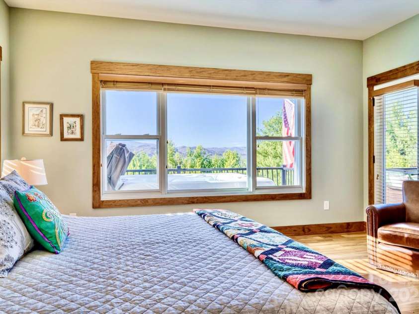 1518 Johns Ridge Parkway, Lenoir, NC 28645.  MLS# CAR4220915, YatesRealty ID 7342. 