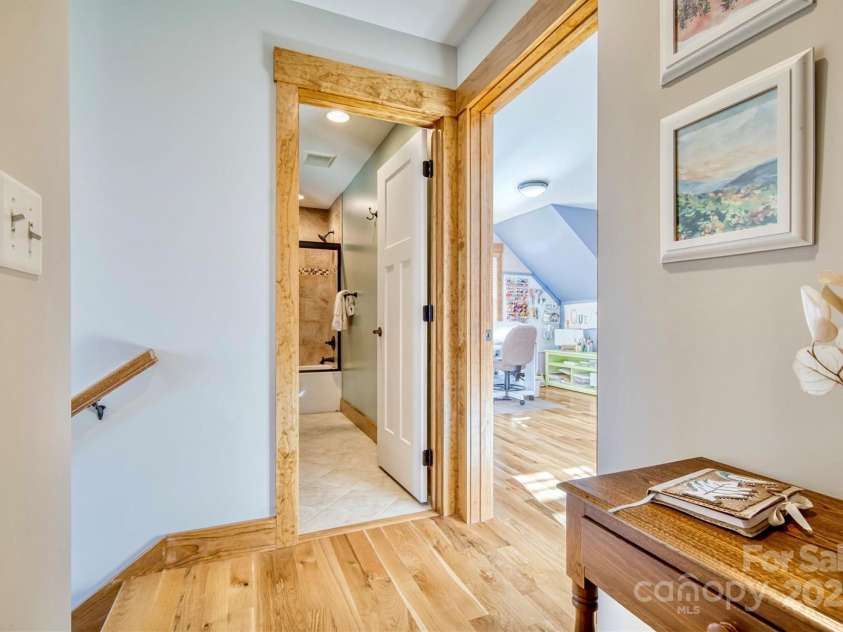 1518 Johns Ridge Parkway, Lenoir, NC 28645.  MLS# CAR4220915, YatesRealty ID 7342. 