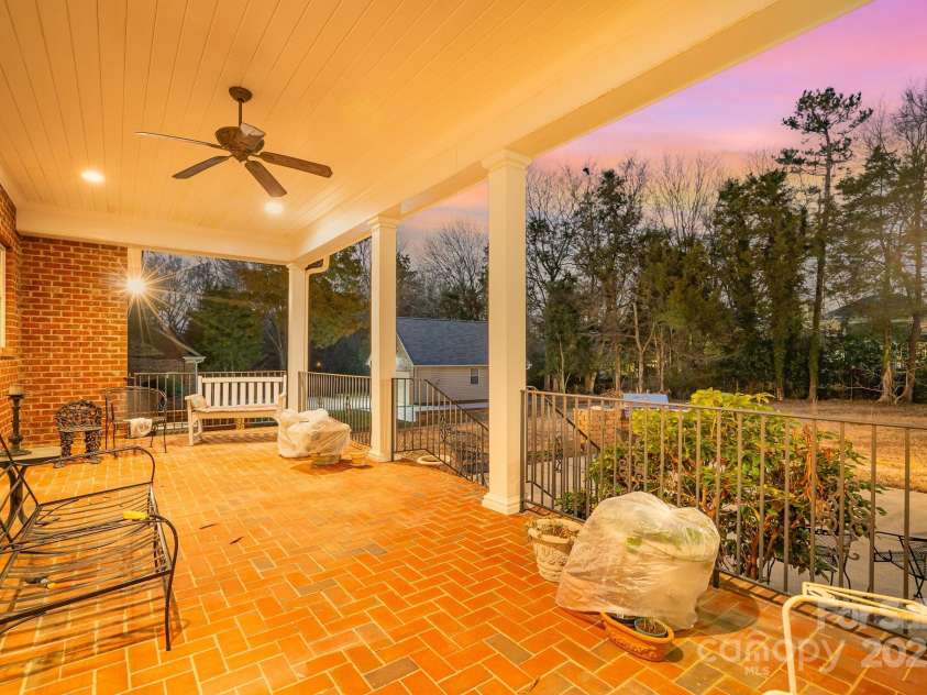 4421 Windwood Circle, Charlotte, NC 28226.  MLS# CAR4234030, YatesRealty ID 7344. 