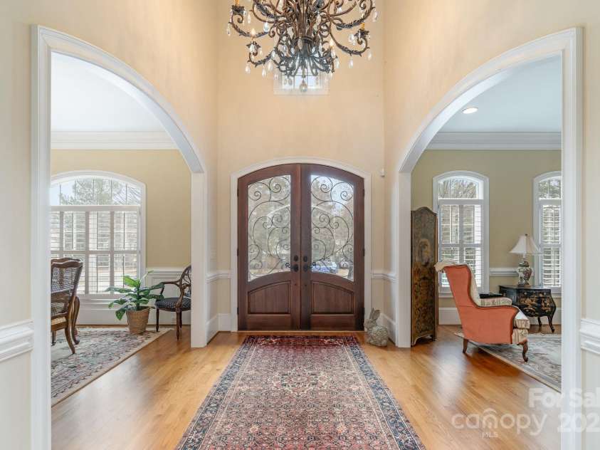 4421 Windwood Circle, Charlotte, NC 28226.  MLS# CAR4234030, YatesRealty ID 7344. 