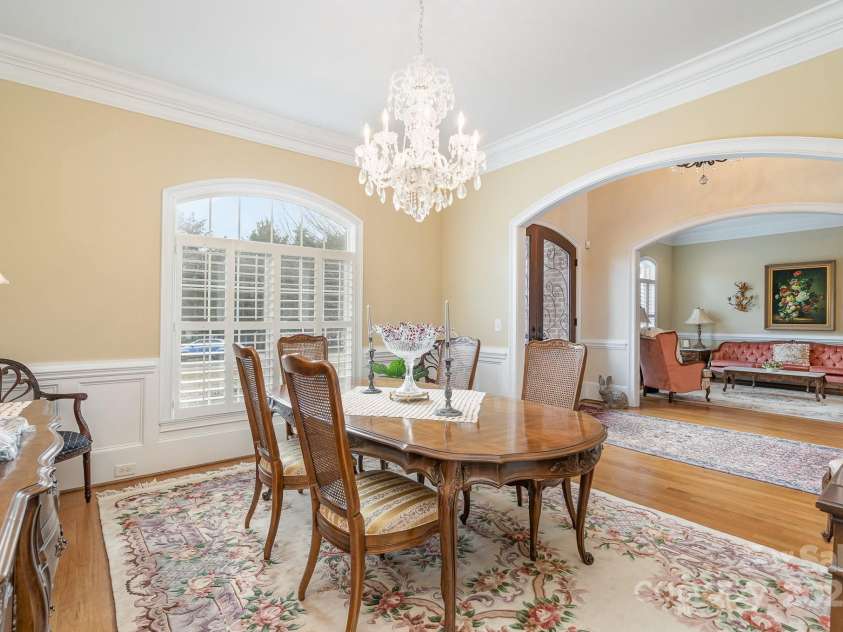 4421 Windwood Circle, Charlotte, NC 28226.  MLS# CAR4234030, YatesRealty ID 7344. 