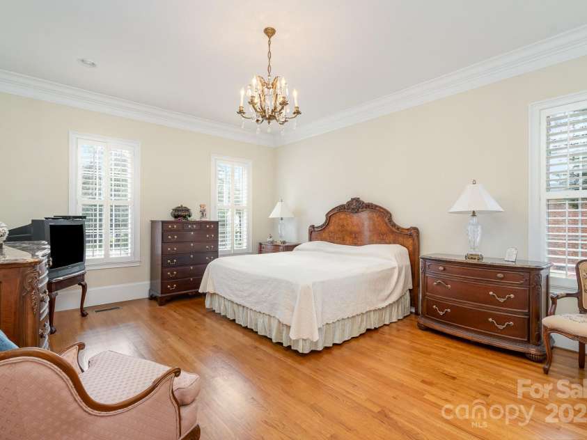 4421 Windwood Circle, Charlotte, NC 28226.  MLS# CAR4234030, YatesRealty ID 7344. 