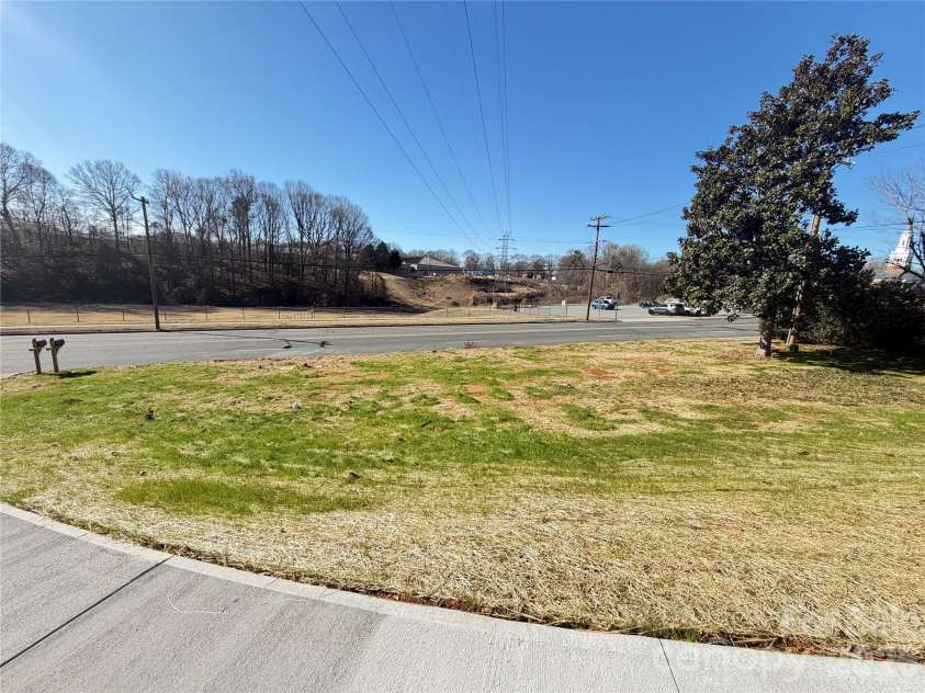 535 Martin Luther King Jr Avenue, Kannapolis, NC 28083.  MLS# CAR4338232, YatesRealty ID 7345. 