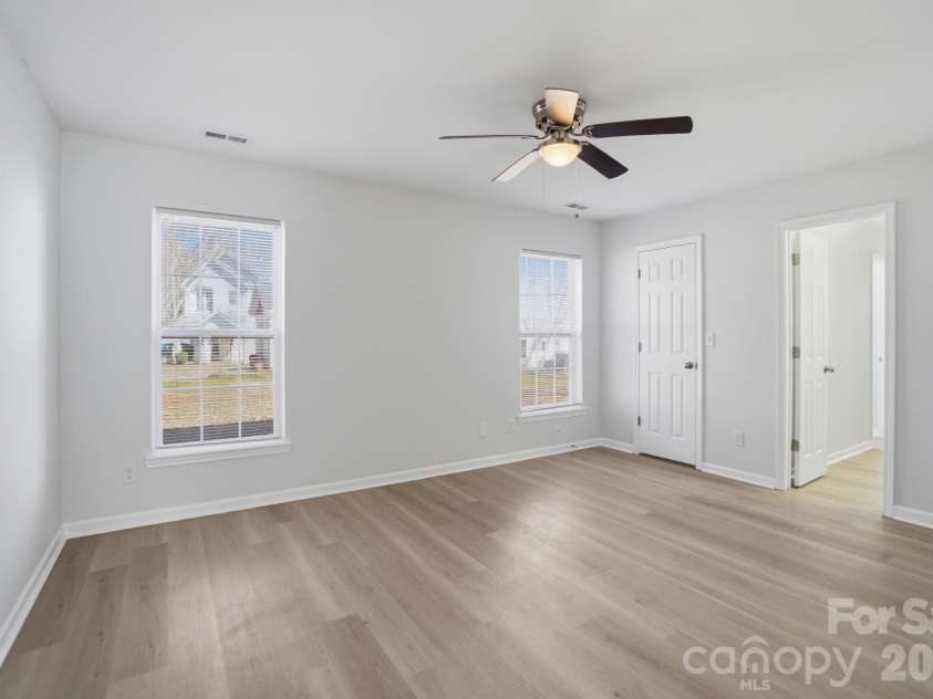 6924 Aulton Link Court, Charlotte, NC 28269.  MLS# CAR4347331, YatesRealty ID 7348. Master Bedroom