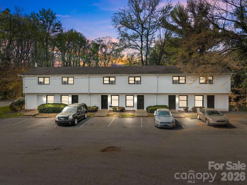 2909 Burgess Drive, Charlotte, NC 28208.  MLS# CAR4393768, YatesRealty ID 7349. 