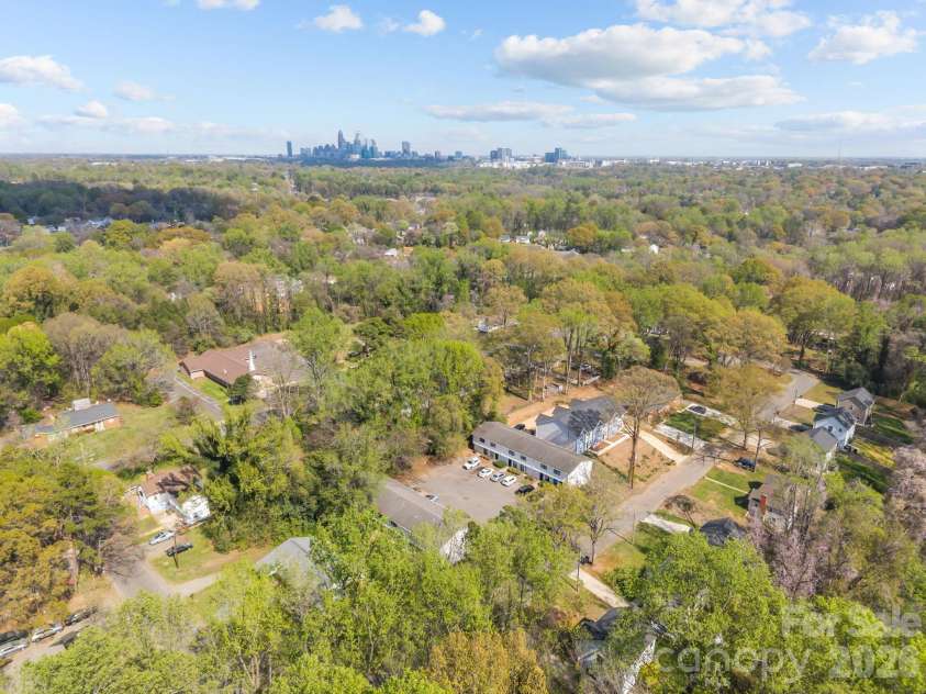 2909 Burgess Drive, Charlotte, NC 28208.  MLS# CAR4393768, YatesRealty ID 7349. 