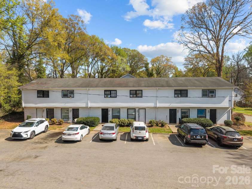 2909 Burgess Drive, Charlotte, NC 28208.  MLS# CAR4393768, YatesRealty ID 7349. 