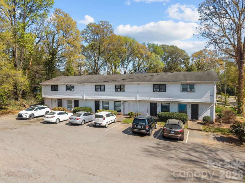 2909 Burgess Drive, Charlotte, NC 28208.  MLS# CAR4393768, YatesRealty ID 7349. 