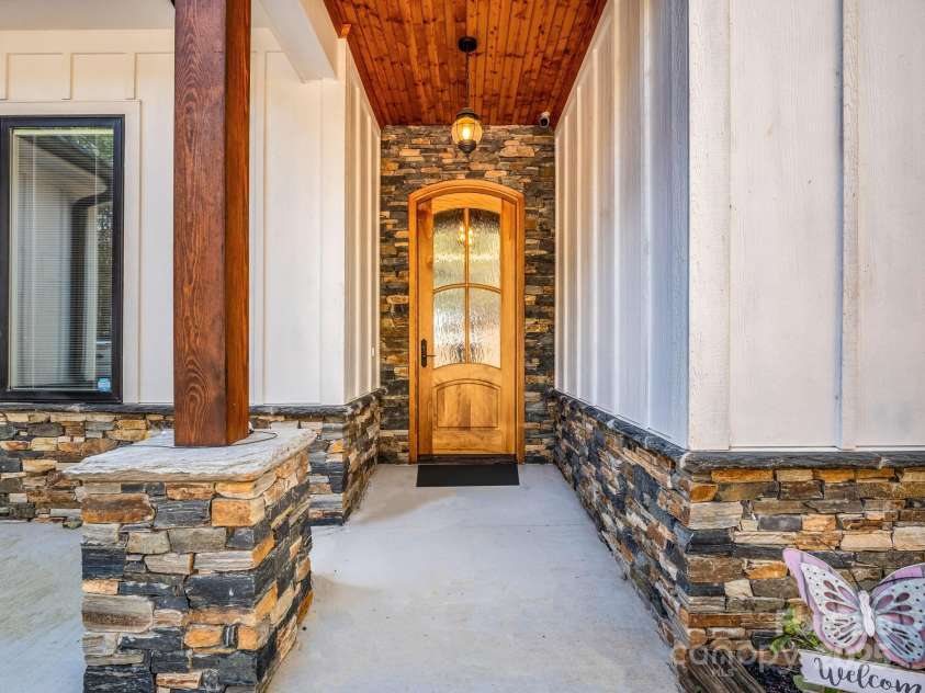 21 Rock Ridge Road, Mill Spring, NC 28756.  MLS# CAR4324696, YatesRealty ID 735. 