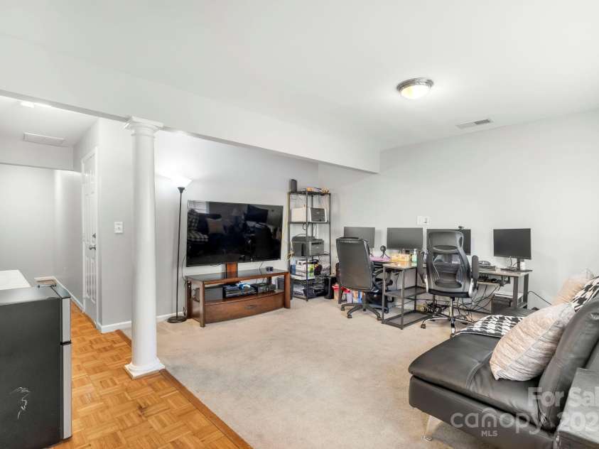 9919 Treeside Lane, Matthews, NC 28105.  MLS# CAR4318876, YatesRealty ID 735. 