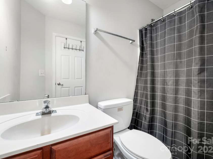 9919 Treeside Lane, Matthews, NC 28105.  MLS# CAR4318876, YatesRealty ID 735. 