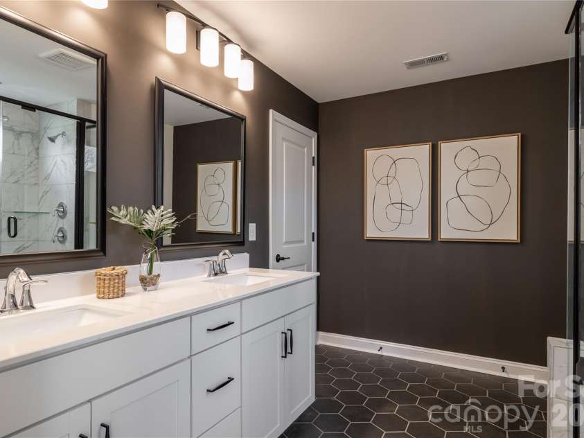 1069 Kinship Drive, Lancaster, SC 29720.  MLS# CAR4357703, YatesRealty ID 7350. Owner's Bath 1
