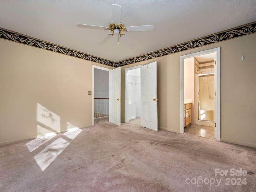 103 Lone Eagle Lane, Hendersonville, NC 28739.  MLS# CAR4194772, YatesRealty ID 7353. 