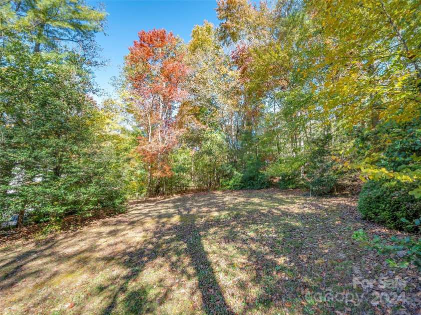 103 Lone Eagle Lane, Hendersonville, NC 28739.  MLS# CAR4194772, YatesRealty ID 7353. 