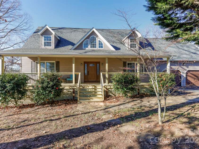 640 Laurel Heights Lane, Tryon, NC 28782.  MLS# CAR4212228, YatesRealty ID 7354. Welcome Home!