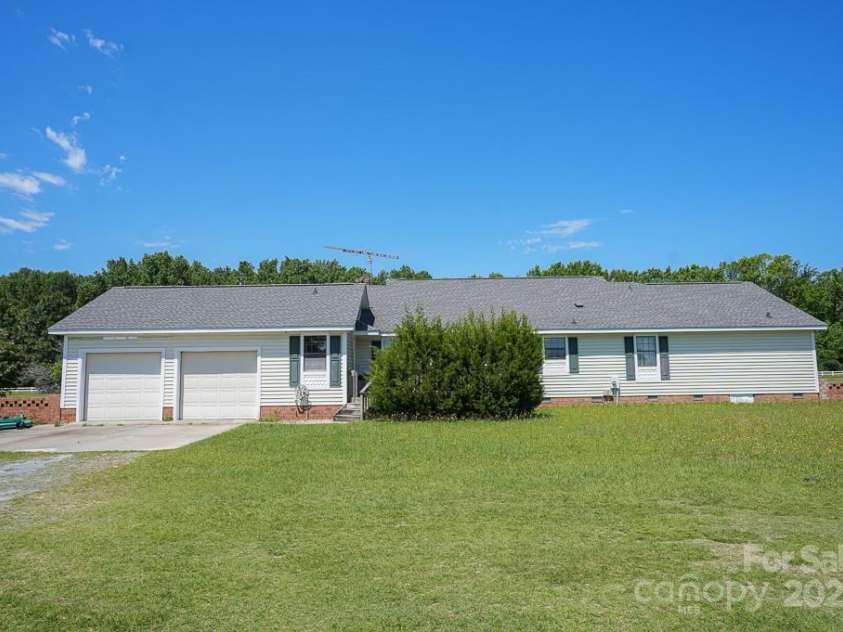 9141 Hasty Road, Laurinburg, NC 28352.  MLS# CAR4308588, YatesRealty ID 7355. 