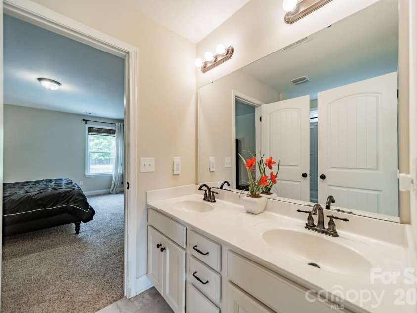 512 Stillwater Road, Troutman, NC 28166.  MLS# CAR4382195, YatesRealty ID 7358. 