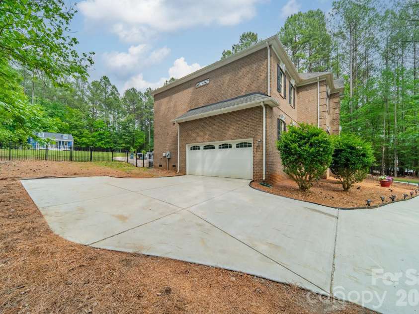 512 Stillwater Road, Troutman, NC 28166.  MLS# CAR4382195, YatesRealty ID 7358. 