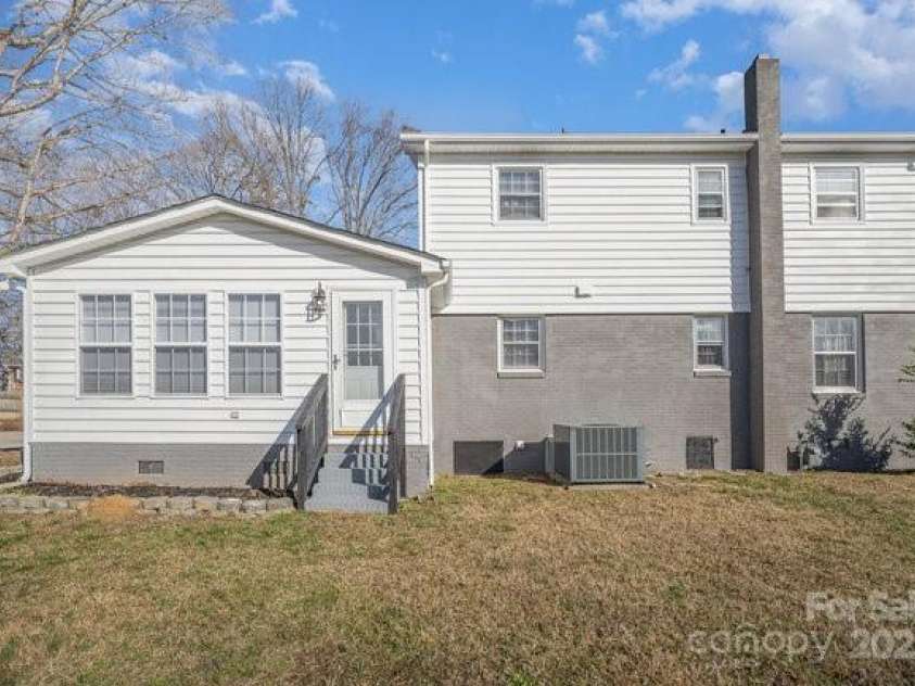 303 Bost Street, Kannapolis, NC 28081.  MLS# CAR4231090, YatesRealty ID 7359. 