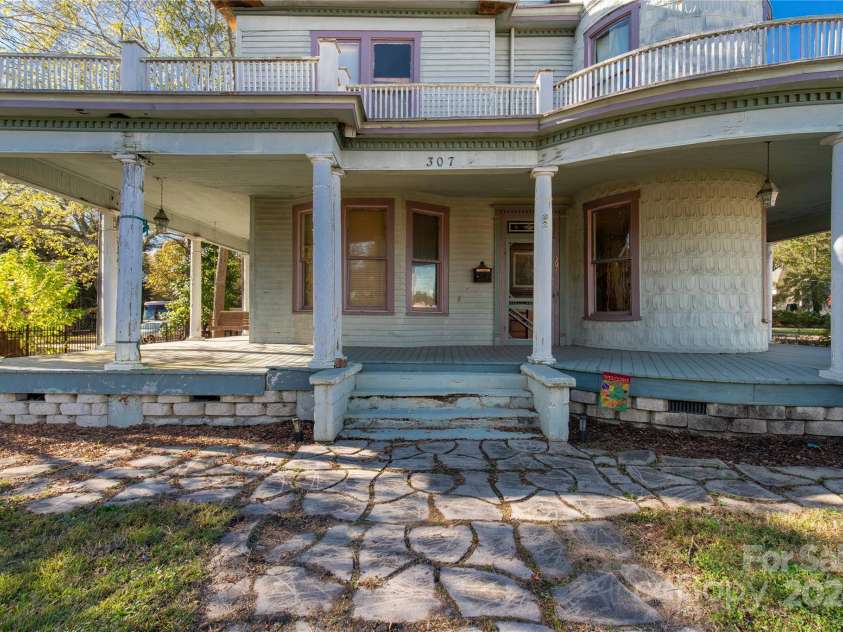 307 Kings Mountain Street, Clover, SC 29710.  MLS# CAR4200018, YatesRealty ID 7359. 
