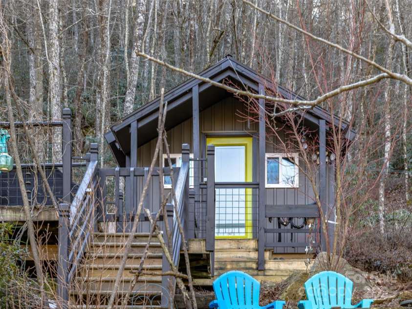 9490 Greenville Highway, Brevard, NC 28712.  MLS# CAR4217427, YatesRealty ID 736. 