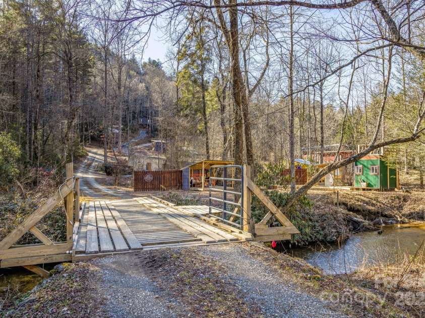 9490 Greenville Highway, Brevard, NC 28712.  MLS# CAR4217427, YatesRealty ID 736. 
