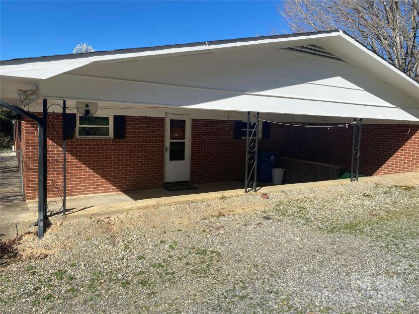 1773 Carlton Drive, Lenoir, NC 28645.  MLS# CAR4231289, YatesRealty ID 7360. 