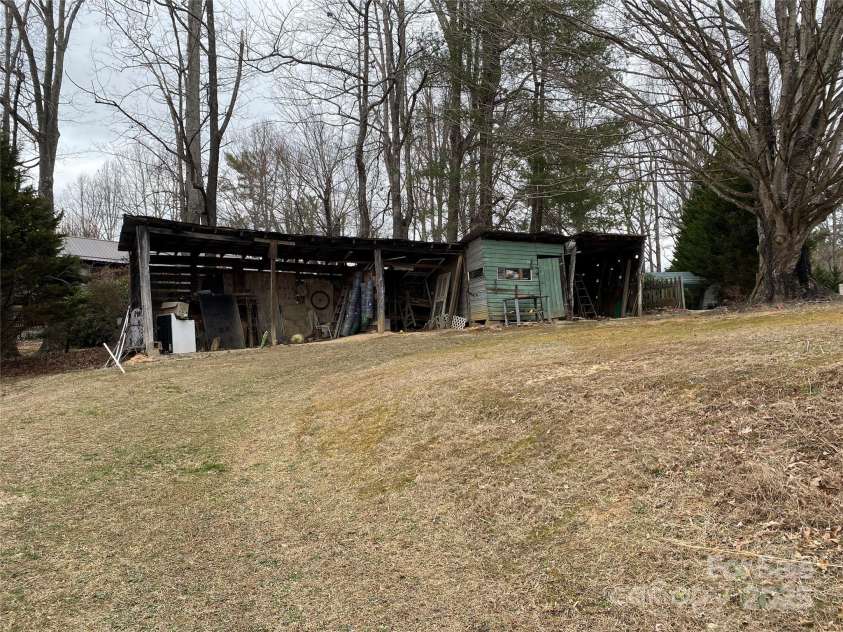 1773 Carlton Drive, Lenoir, NC 28645.  MLS# CAR4231289, YatesRealty ID 7360. Back Yard