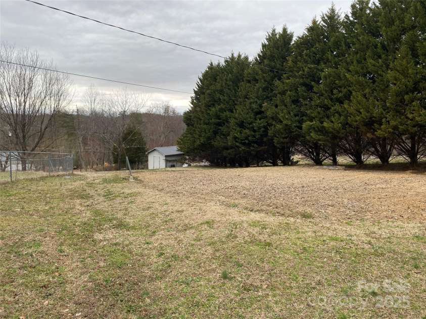 1773 Carlton Drive, Lenoir, NC 28645.  MLS# CAR4231289, YatesRealty ID 7360. Back Yard