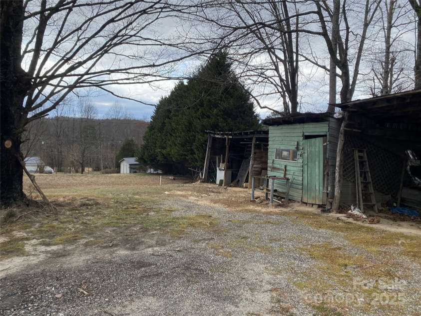 1773 Carlton Drive, Lenoir, NC 28645.  MLS# CAR4231289, YatesRealty ID 7360. Back Yard