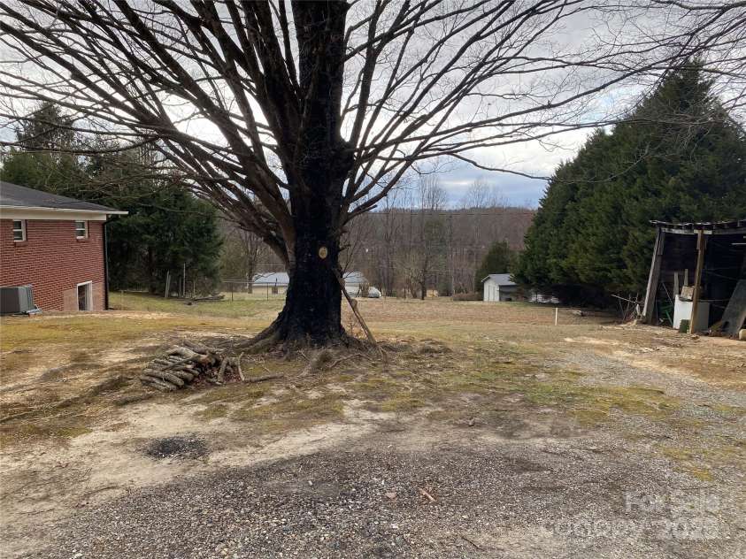 1773 Carlton Drive, Lenoir, NC 28645.  MLS# CAR4231289, YatesRealty ID 7360. Back Yard