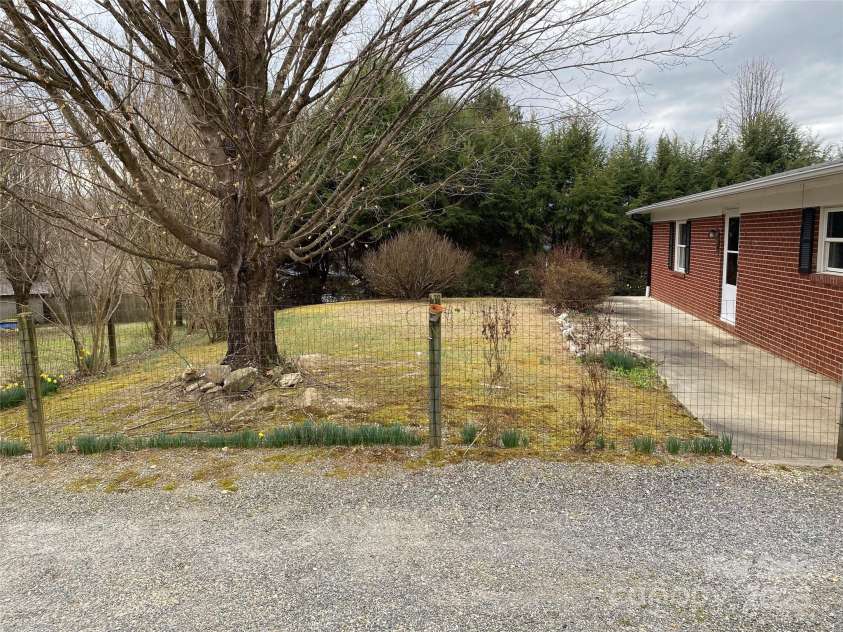 1773 Carlton Drive, Lenoir, NC 28645.  MLS# CAR4231289, YatesRealty ID 7360. Front Yard