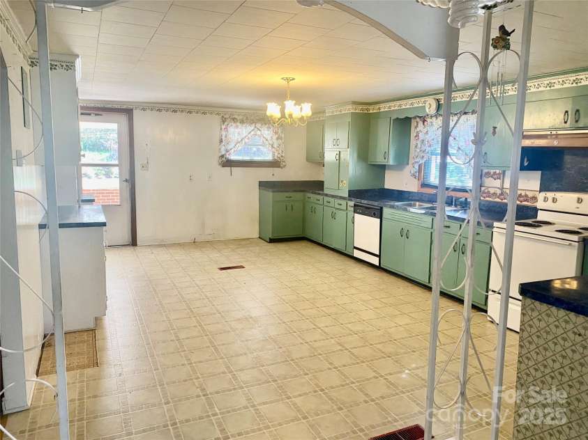 1773 Carlton Drive, Lenoir, NC 28645.  MLS# CAR4231289, YatesRealty ID 7360. Kitchen
